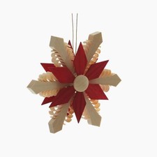 Baumbehang mit Holzstern Rot